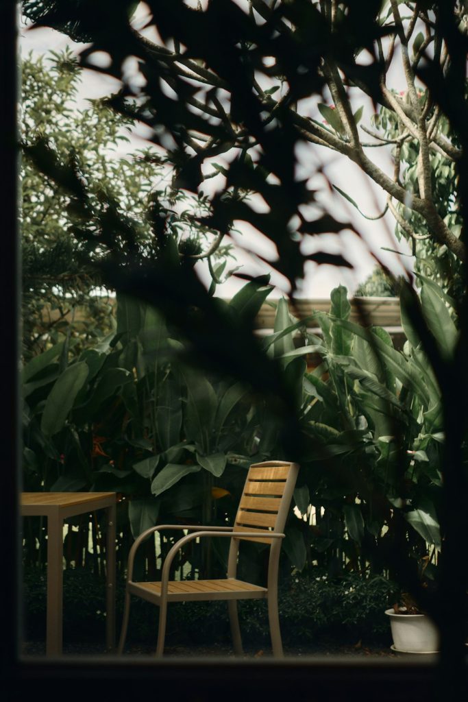 Minimalist Executive Wooden Royal Chair - view 3