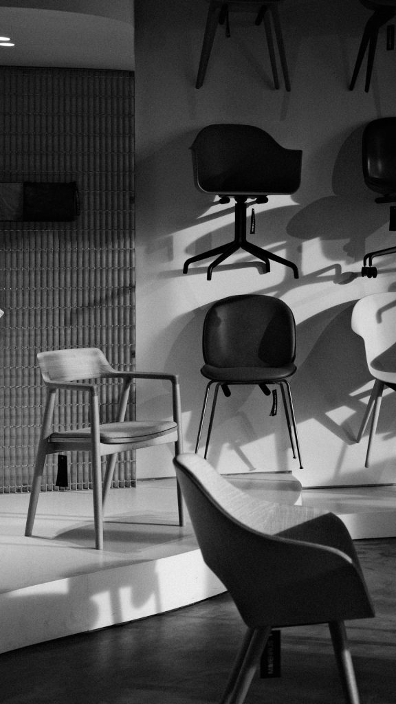 Modern Ergonomic Wooden Nordic Chair - view 3