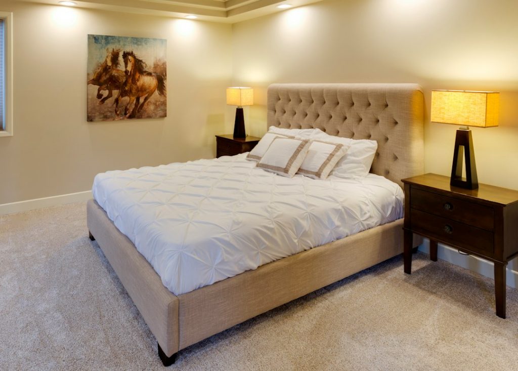 Luxury King Size Solid Sheesham Royal Bed - view 2