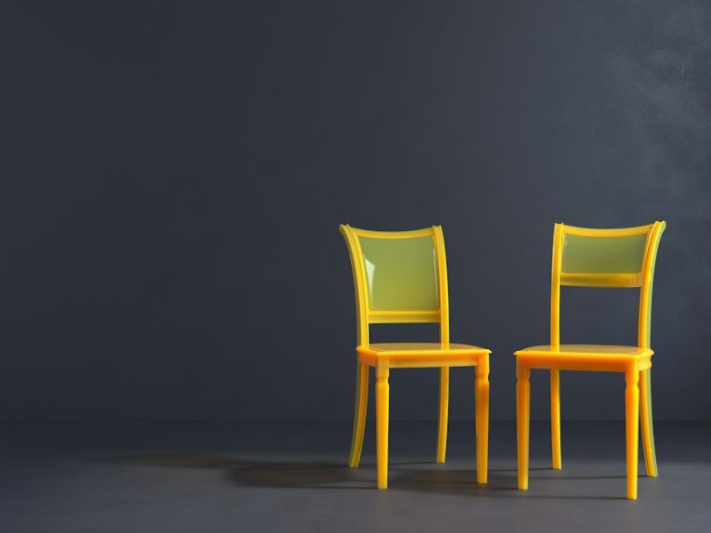 Luxury Polish Finished Luxury Chair