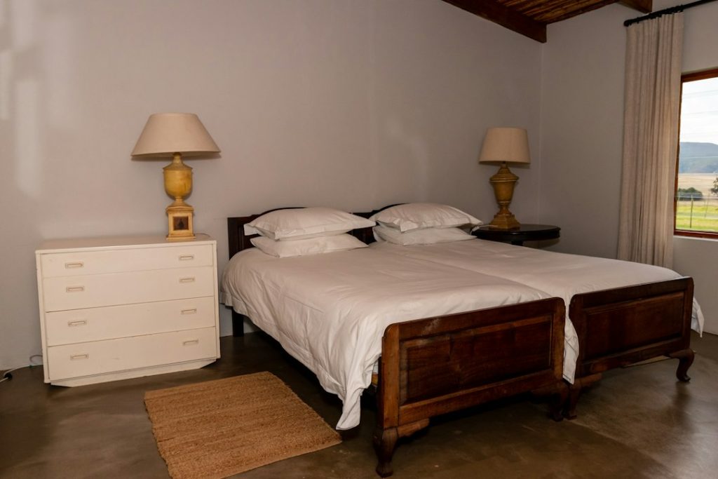 Handcarved Traditional Solid Wood Classic Bed Frame