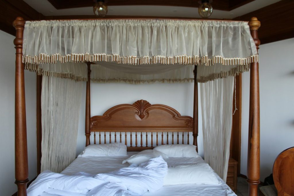 Handcarved Traditional Solid Wood Royal Bed Frame - view 2