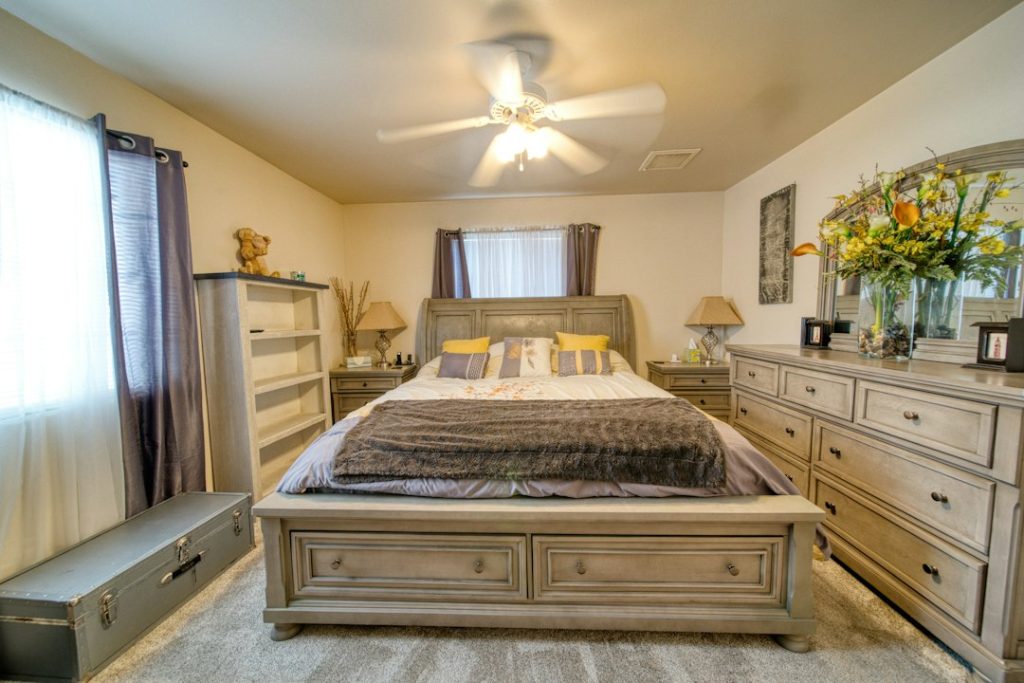 Handcarved Traditional Solid Wood Classic Bed Frame - view 2