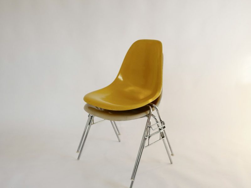 Luxury Polish Finished Luxury Chair