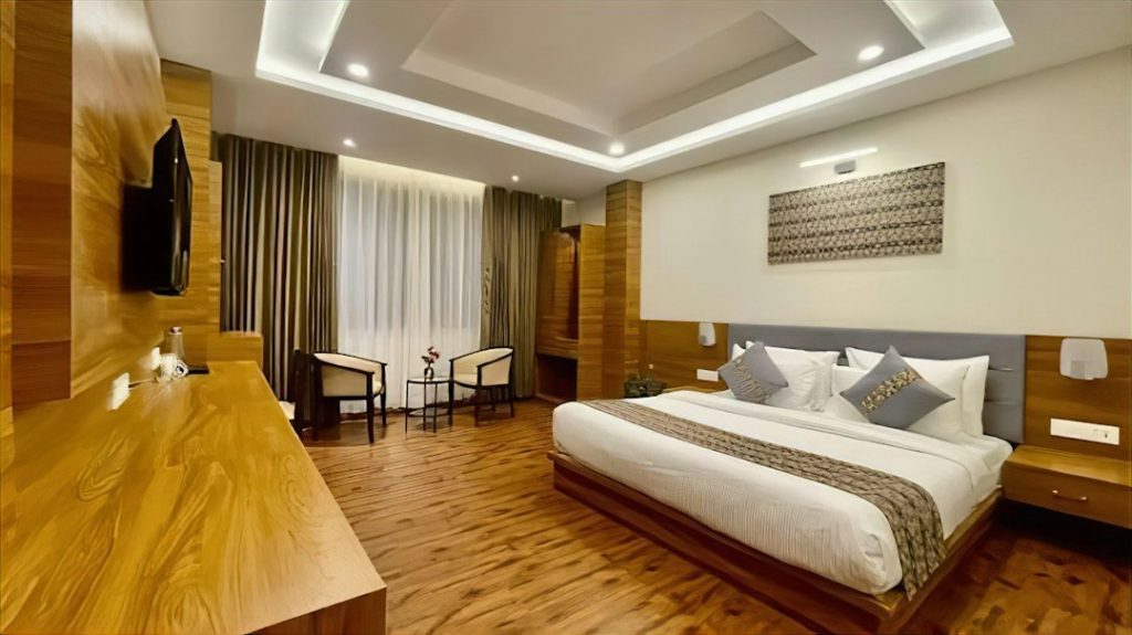 Handcarved Traditional Solid Wood Classic Bed Frame - view 2