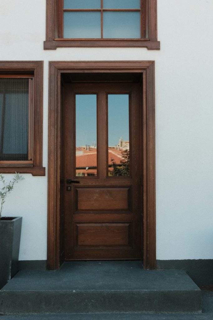 Luxury Veneer Finish Nordic Panel Door